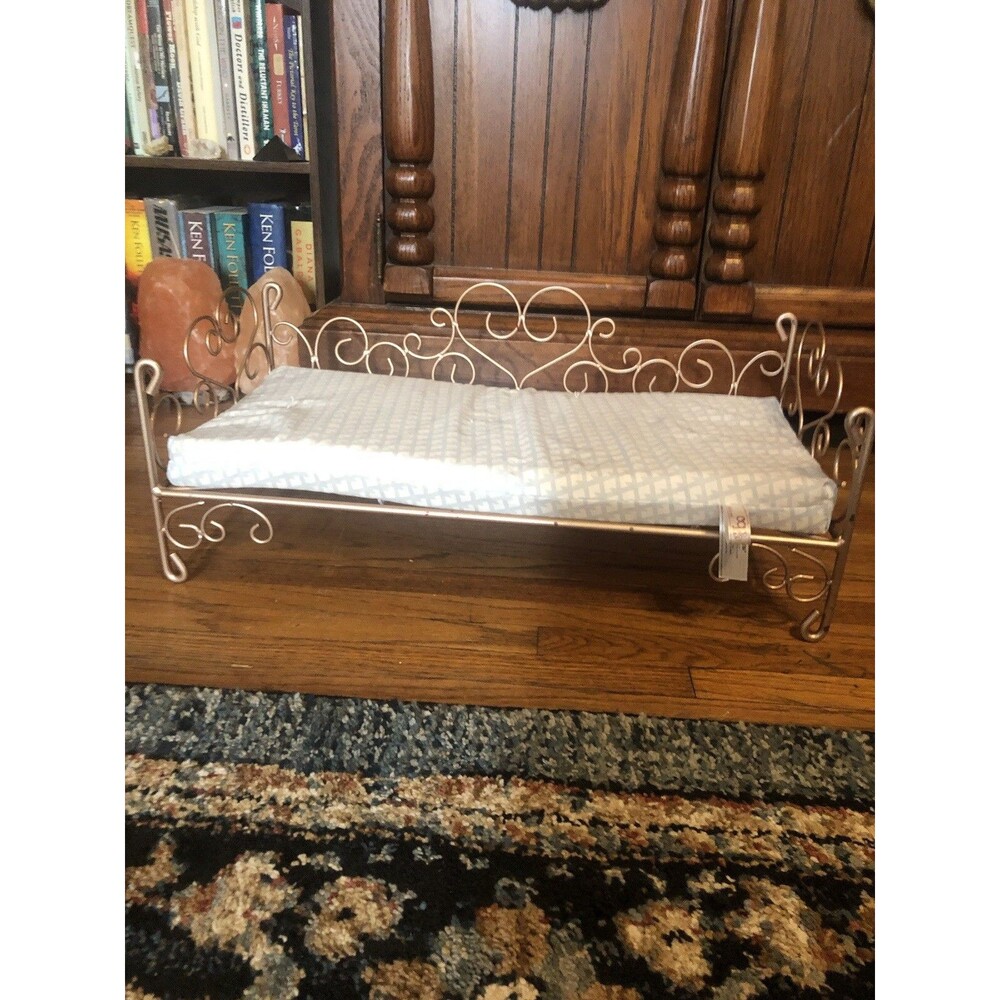 Pet Or Doll Bed With Pad